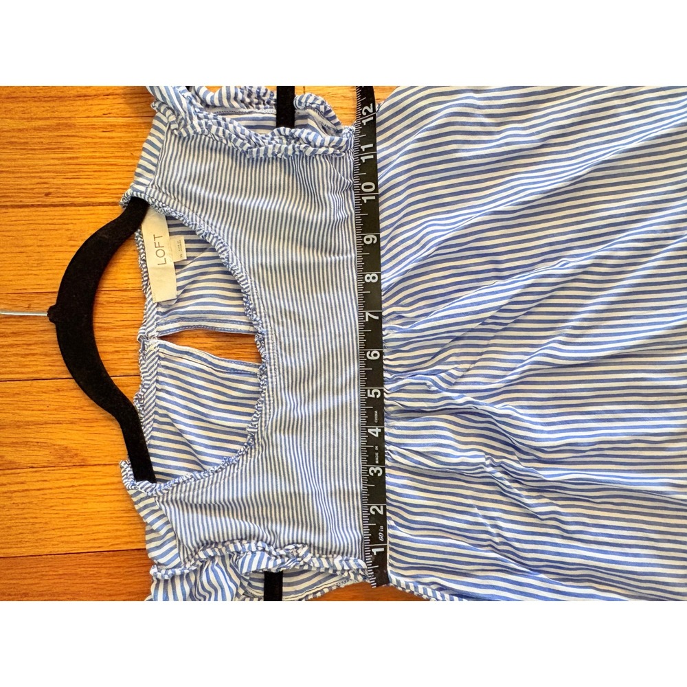 LOFT Blue White Striped Ruffle Sleeve Blouse Top Medium Keyhole Back Sleeveless - Picture 6 of 7